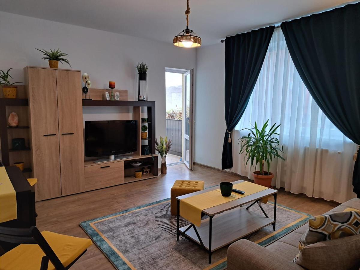 Cozy Apartment In Rasnov Bagian luar foto